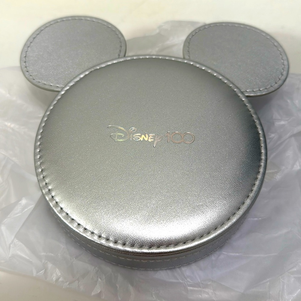 Pandora Disney 100 Collector's Box